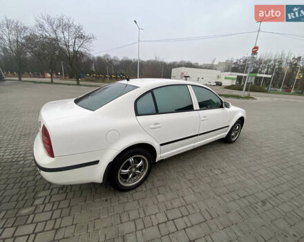 Белый Шкода Суперб, объемом двигателя 1.78 л и пробегом 240 тыс. км за 5000 $, фото 24 на Automoto.ua