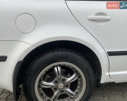 Белый Шкода Суперб, объемом двигателя 1.78 л и пробегом 240 тыс. км за 5000 $, фото 35 на Automoto.ua