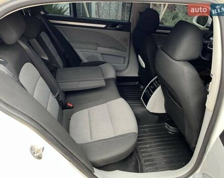 Білий Шкода Суперб, об'ємом двигуна 1.8 л та пробігом 368 тис. км за 6250 $, фото 9 на Automoto.ua