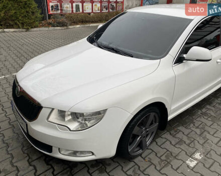 Белый Шкода Суперб, объемом двигателя 1.8 л и пробегом 326 тыс. км за 7000 $, фото 6 на Automoto.ua