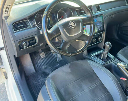 Білий Шкода Суперб, об'ємом двигуна 1.8 л та пробігом 246 тис. км за 8000 $, фото 7 на Automoto.ua