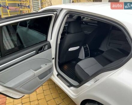 Білий Шкода Суперб, об'ємом двигуна 1.8 л та пробігом 368 тис. км за 6250 $, фото 12 на Automoto.ua