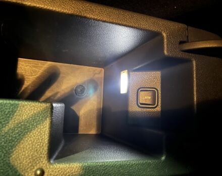 Білий Шкода Суперб, об'ємом двигуна 2 л та пробігом 270 тис. км за 9300 $, фото 11 на Automoto.ua