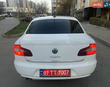 Белый Шкода Суперб, объемом двигателя 2 л и пробегом 270 тыс. км за 8700 $, фото 3 на Automoto.ua