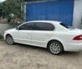 Белый Шкода Суперб, объемом двигателя 2 л и пробегом 300 тыс. км за 8100 $, фото 4 на Automoto.ua