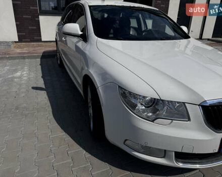 Белый Шкода Суперб, объемом двигателя 1.8 л и пробегом 163 тыс. км за 8900 $, фото 6 на Automoto.ua