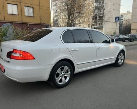 Білий Шкода Суперб, об'ємом двигуна 2 л та пробігом 270 тис. км за 9300 $, фото 6 на Automoto.ua