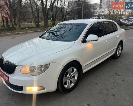 Белый Шкода Суперб, объемом двигателя 2 л и пробегом 270 тыс. км за 8700 $, фото 1 на Automoto.ua