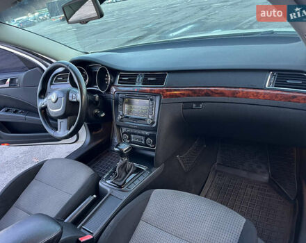 Белый Шкода Суперб, объемом двигателя 2 л и пробегом 270 тыс. км за 8700 $, фото 22 на Automoto.ua