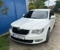 Белый Шкода Суперб, объемом двигателя 2 л и пробегом 300 тыс. км за 8100 $, фото 1 на Automoto.ua
