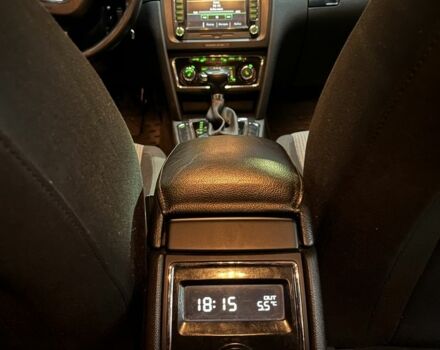 Білий Шкода Суперб, об'ємом двигуна 2 л та пробігом 270 тис. км за 9300 $, фото 16 на Automoto.ua