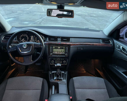 Белый Шкода Суперб, объемом двигателя 2 л и пробегом 270 тыс. км за 8700 $, фото 23 на Automoto.ua