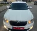 Білий Шкода Суперб, об'ємом двигуна 2 л та пробігом 270 тис. км за 9300 $, фото 4 на Automoto.ua