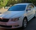 Белый Шкода Суперб, объемом двигателя 1.8 л и пробегом 235 тыс. км за 9500 $, фото 1 на Automoto.ua
