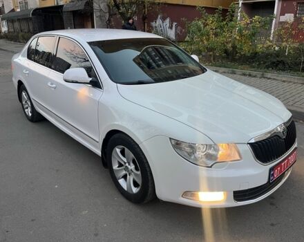 Білий Шкода Суперб, об'ємом двигуна 2 л та пробігом 270 тис. км за 9300 $, фото 1 на Automoto.ua
