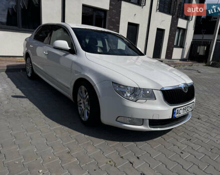 Белый Шкода Суперб, объемом двигателя 1.8 л и пробегом 163 тыс. км за 8900 $, фото 3 на Automoto.ua