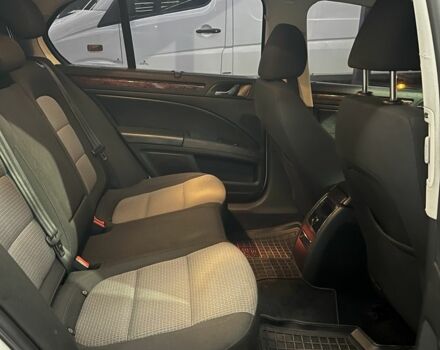 Білий Шкода Суперб, об'ємом двигуна 2 л та пробігом 270 тис. км за 9300 $, фото 14 на Automoto.ua