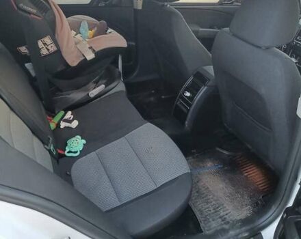 Белый Шкода Суперб, объемом двигателя 1.8 л и пробегом 247 тыс. км за 8500 $, фото 5 на Automoto.ua