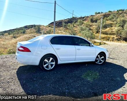 Белый Шкода Суперб, объемом двигателя 1.8 л и пробегом 238 тыс. км за 8500 $, фото 3 на Automoto.ua