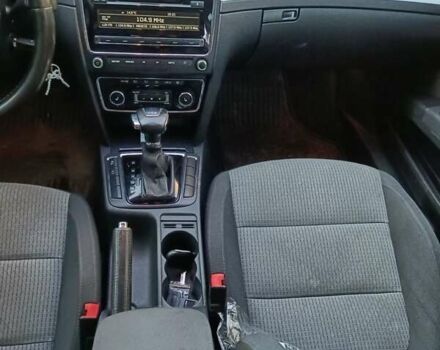 Белый Шкода Суперб, объемом двигателя 1.8 л и пробегом 247 тыс. км за 8500 $, фото 4 на Automoto.ua