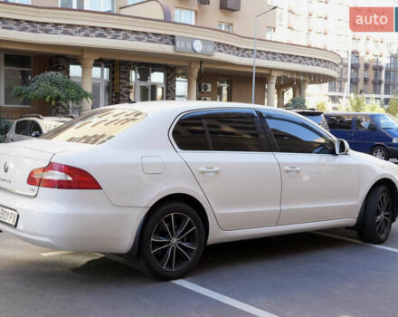 Білий Шкода Суперб, об'ємом двигуна 1.8 л та пробігом 285 тис. км за 8200 $, фото 3 на Automoto.ua