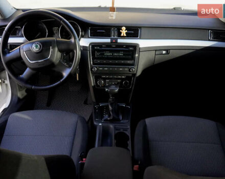 Білий Шкода Суперб, об'ємом двигуна 1.8 л та пробігом 285 тис. км за 8200 $, фото 10 на Automoto.ua