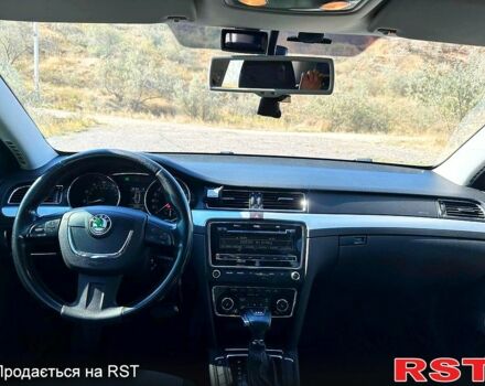 Белый Шкода Суперб, объемом двигателя 1.8 л и пробегом 238 тыс. км за 8500 $, фото 9 на Automoto.ua