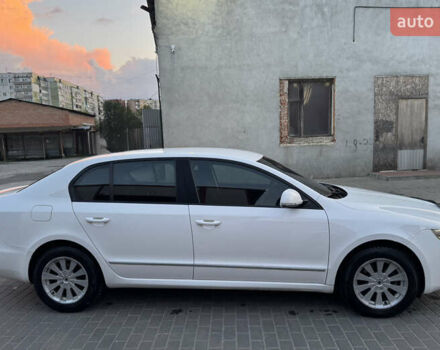 Белый Шкода Суперб, объемом двигателя 1.6 л и пробегом 265 тыс. км за 7900 $, фото 4 на Automoto.ua