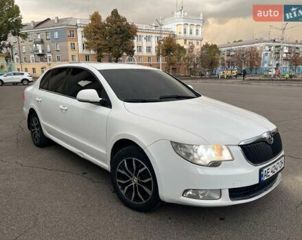 Белый Шкода Суперб, объемом двигателя 1.8 л и пробегом 241 тыс. км за 7100 $, фото 8 на Automoto.ua