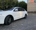 Белый Шкода Суперб, объемом двигателя 1.8 л и пробегом 162 тыс. км за 10200 $, фото 4 на Automoto.ua