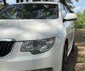 Белый Шкода Суперб, объемом двигателя 1.6 л и пробегом 280 тыс. км за 9000 $, фото 3 на Automoto.ua