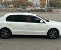 Білий Шкода Суперб, об'ємом двигуна 0 л та пробігом 241 тис. км за 7100 $, фото 12 на Automoto.ua