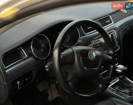 Белый Шкода Суперб, объемом двигателя 1.8 л и пробегом 307 тыс. км за 8200 $, фото 16 на Automoto.ua