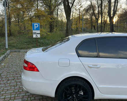 Шкода Суперб 2011 у Ладижин на Automoto.ua Білий Шкода Суперб, об'ємом двигуна 1.8 л та пробігом 159 тис. км за 8999 $, фото 2 на Automoto.ua