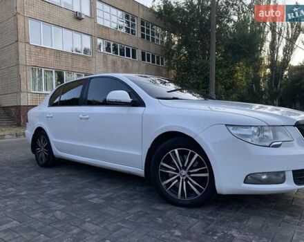 Белый Шкода Суперб, объемом двигателя 1.8 л и пробегом 162 тыс. км за 10200 $, фото 6 на Automoto.ua