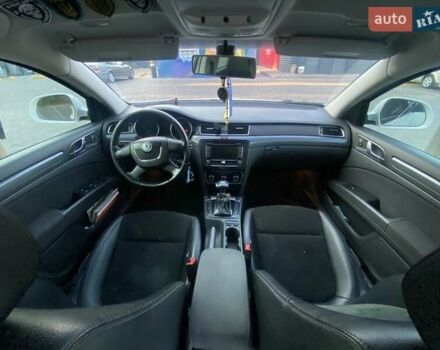 Белый Шкода Суперб, объемом двигателя 1.8 л и пробегом 162 тыс. км за 10200 $, фото 8 на Automoto.ua