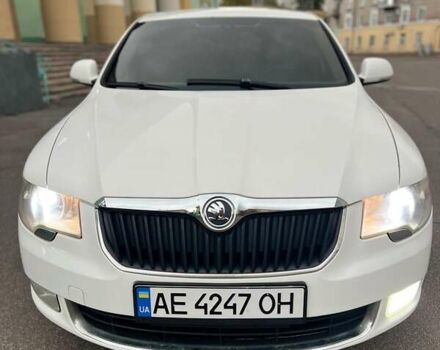 Белый Шкода Суперб, объемом двигателя 1.8 л и пробегом 241 тыс. км за 7100 $, фото 11 на Automoto.ua