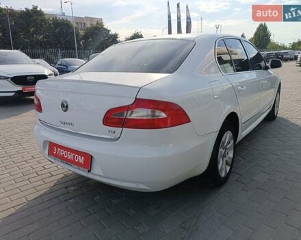 Белый Шкода Суперб, объемом двигателя 1.8 л и пробегом 350 тыс. км за 8300 $, фото 6 на Automoto.ua