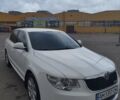 Белый Шкода Суперб, объемом двигателя 1.6 л и пробегом 293 тыс. км за 9300 $, фото 1 на Automoto.ua
