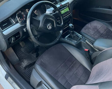 Шкода Суперб 2011 у Ладижин на Automoto.ua Білий Шкода Суперб, об'ємом двигуна 1.8 л та пробігом 159 тис. км за 8999 $, фото 11 на Automoto.ua