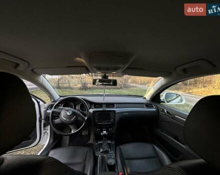 Белый Шкода Суперб, объемом двигателя 1.8 л и пробегом 307 тыс. км за 8200 $, фото 11 на Automoto.ua