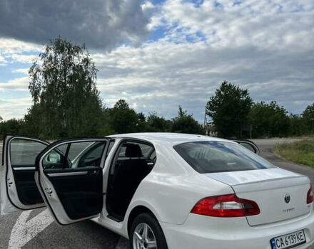 Белый Шкода Суперб, объемом двигателя 1.78 л и пробегом 315 тыс. км за 7900 $, фото 23 на Automoto.ua