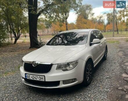 Белый Шкода Суперб, объемом двигателя 1.8 л и пробегом 241 тыс. км за 7100 $, фото 17 на Automoto.ua