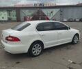 Белый Шкода Суперб, объемом двигателя 1.6 л и пробегом 293 тыс. км за 9300 $, фото 5 на Automoto.ua
