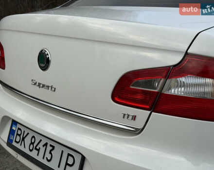Білий Шкода Суперб, об'ємом двигуна 1.97 л та пробігом 280 тис. км за 12000 $, фото 41 на Automoto.ua