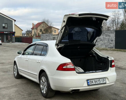 Білий Шкода Суперб, об'ємом двигуна 1.97 л та пробігом 280 тис. км за 12000 $, фото 39 на Automoto.ua