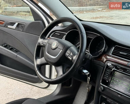 Білий Шкода Суперб, об'ємом двигуна 1.97 л та пробігом 280 тис. км за 12000 $, фото 24 на Automoto.ua