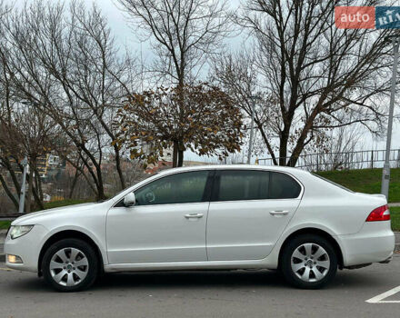 Білий Шкода Суперб, об'ємом двигуна 1.8 л та пробігом 230 тис. км за 8190 $, фото 2 на Automoto.ua