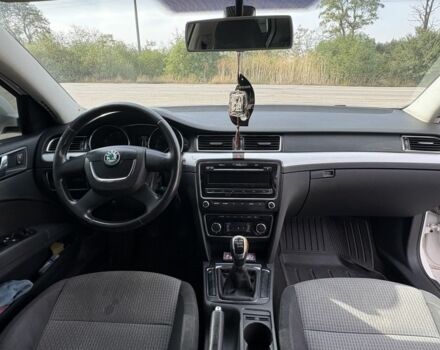 Белый Шкода Суперб, объемом двигателя 1.8 л и пробегом 209 тыс. км за 9500 $, фото 8 на Automoto.ua