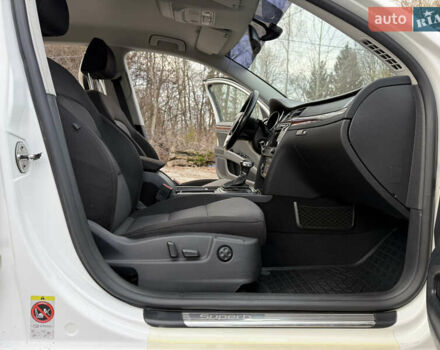 Білий Шкода Суперб, об'ємом двигуна 1.97 л та пробігом 280 тис. км за 12000 $, фото 34 на Automoto.ua